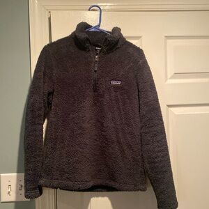 Womens Patagonia 1/4 zip sweater.